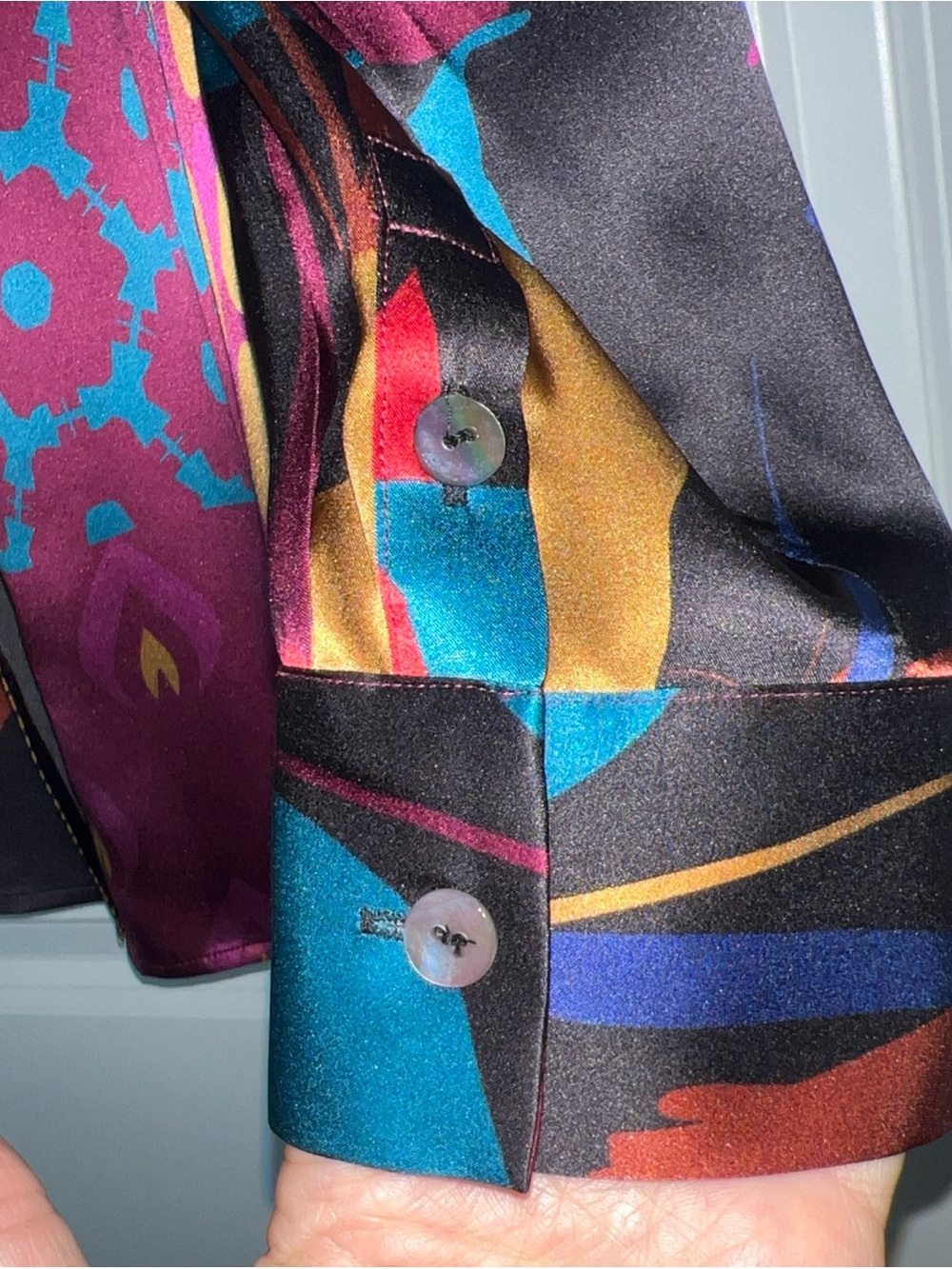 Soft Surroundings 100% silk button up shirt contrast print NWT sz.S - Picture 4 of 11